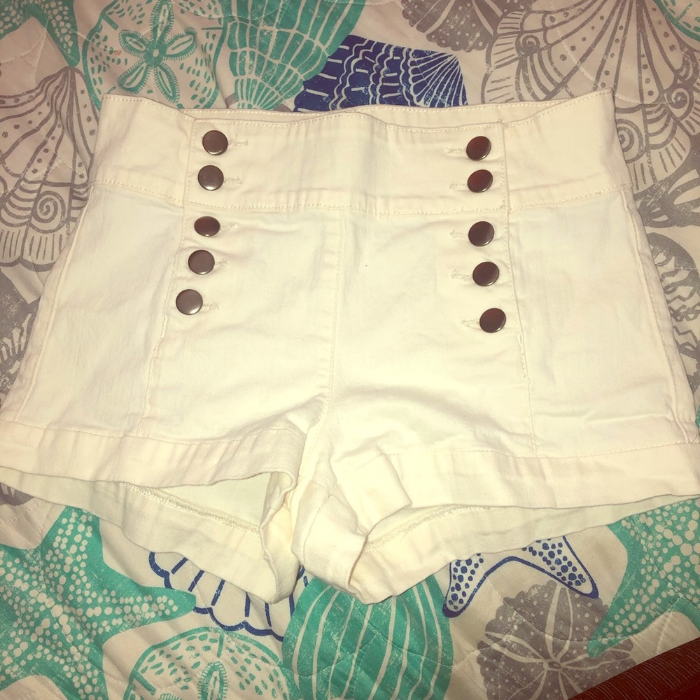 Size 26 Forever 21 Off-White Shorts